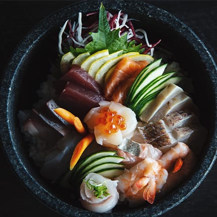 comida asiatica sushi platos