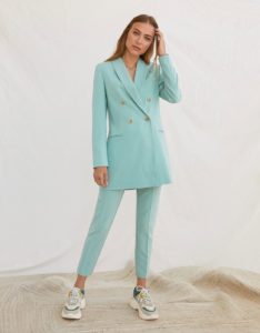 traje-stradivarius-verde-menta