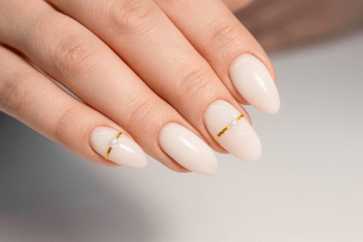 manicura francesa dorados